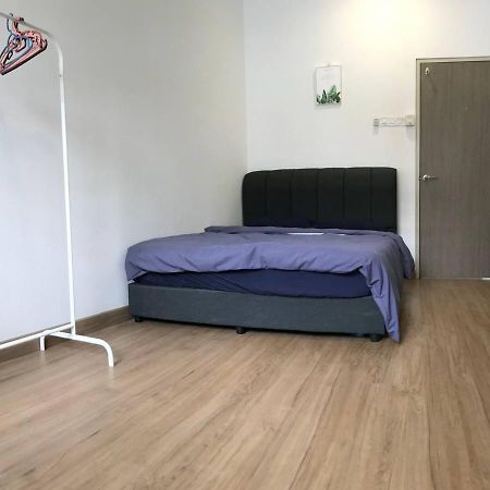 Homestay 3Br Near Setia Alam Шах Алам Екстериор снимка