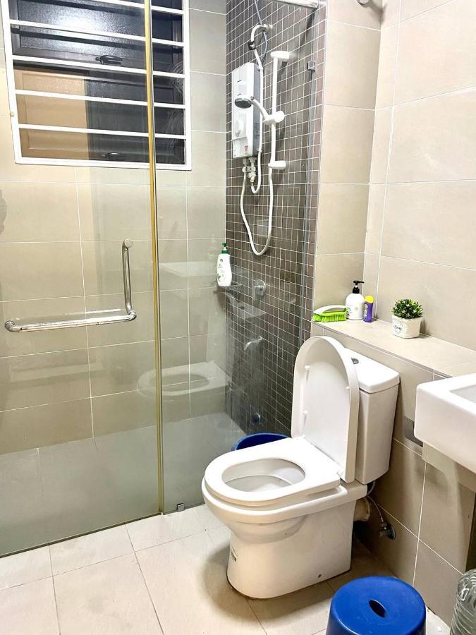 Homestay 3Br Near Setia Alam Шах Алам Екстериор снимка