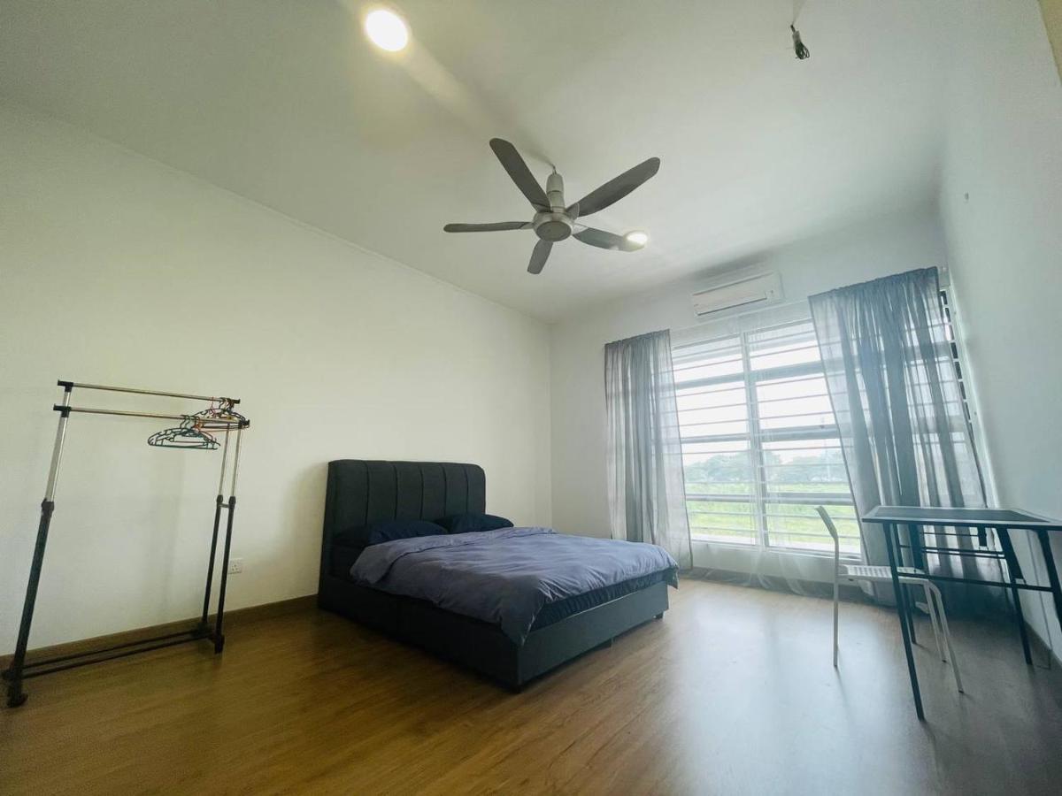 Homestay 3Br Near Setia Alam Шах Алам Екстериор снимка