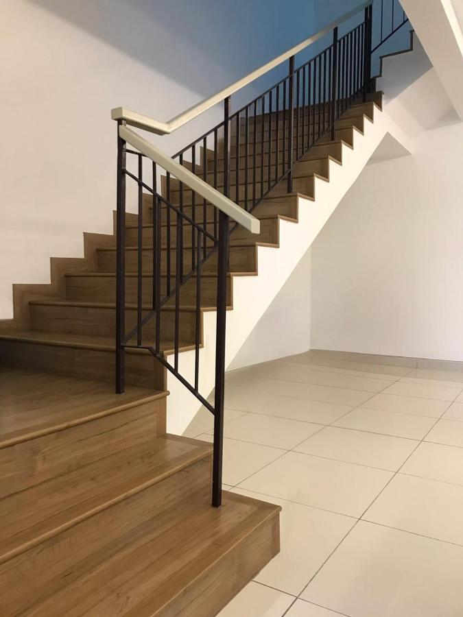 Homestay 3Br Near Setia Alam Шах Алам Екстериор снимка